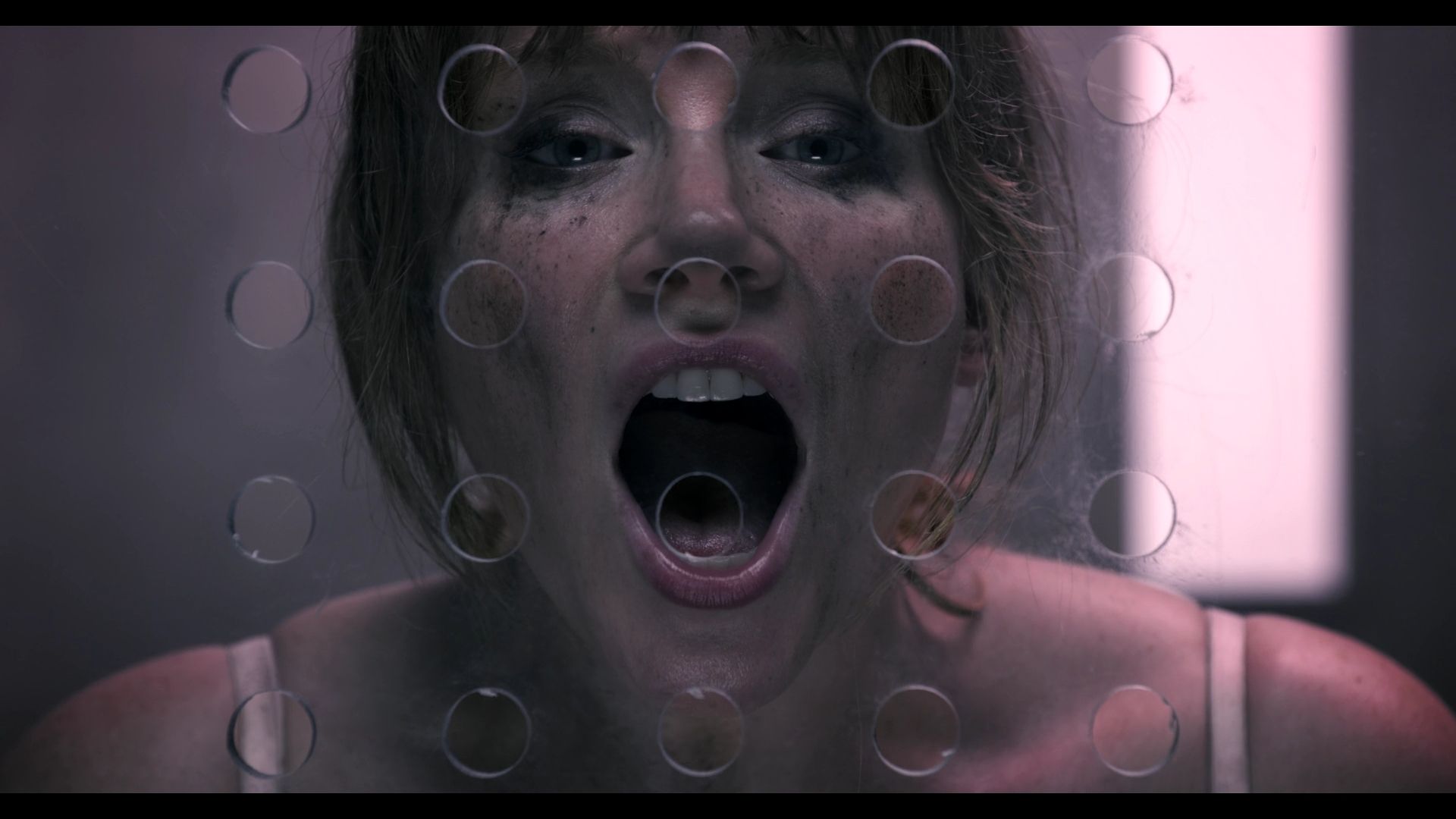 BlackMirror_3x01_Nosedive_1198.jpg